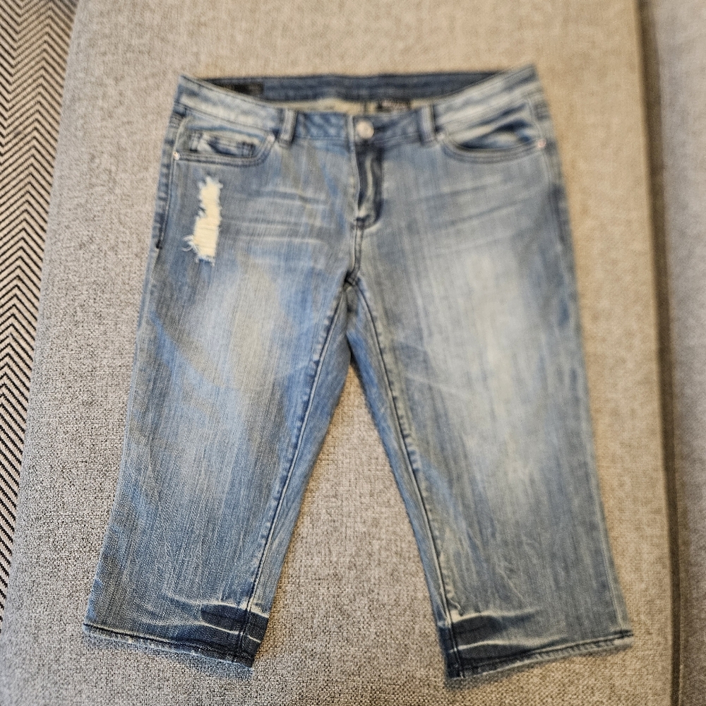 Buffalo David Bitton Size 30 Audrey Regular Rise Capri Jeans Stretch Medium Wash